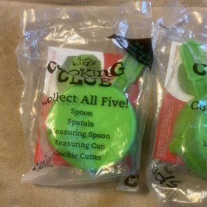 2 Chick Fil A Cooking Club Set